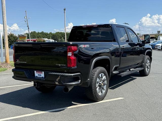 Photo of 2024 Black Chevrolet Silverado 2500