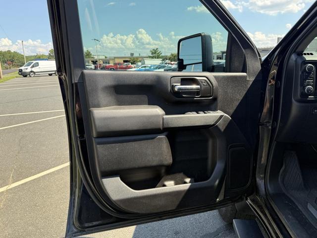 Photo of 2024 Black Chevrolet Silverado 2500
