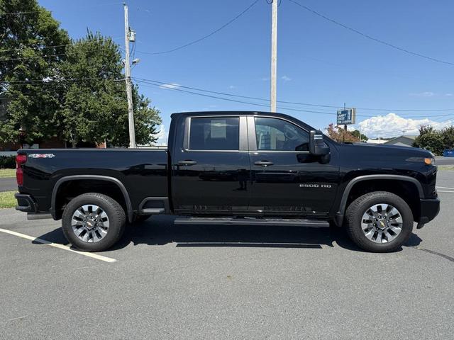 Photo of 2024 Black Chevrolet Silverado 2500