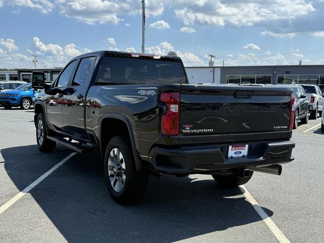 Photo of 2024 Black Chevrolet Silverado 2500