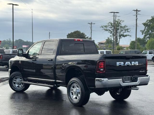 Photo of 2025 Diamond Black Crystal Pearlcoat RAM 2500