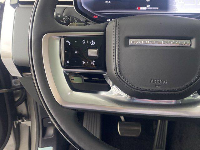Photo of 2025 Flux Silver SV Bespoke Ultra Metallic Gloss Land Rover Range Rover