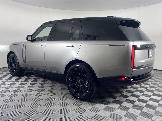 Photo of 2025 Flux Silver SV Bespoke Ultra Metallic Gloss Land Rover Range Rover
