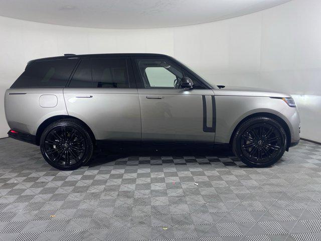 Photo of 2025 Flux Silver SV Bespoke Ultra Metallic Gloss Land Rover Range Rover