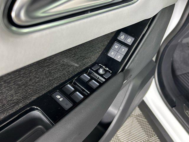 Photo of 2026 Fuji White Land Rover Range Rover Velar