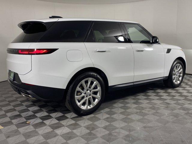 Photo of 2025 Fuji White Land Rover Range Rover Sport