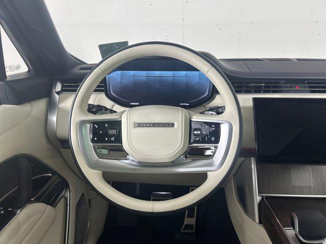 Photo of 2025 Ionian Silver SV Bespoke Ultra Metallic Gloss Land Rover Range Rover