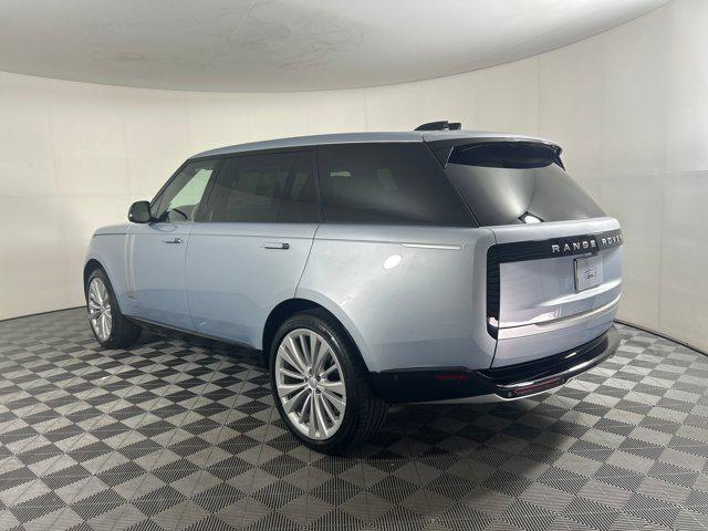 Photo of 2025 Ionian Silver SV Bespoke Ultra Metallic Gloss Land Rover Range Rover