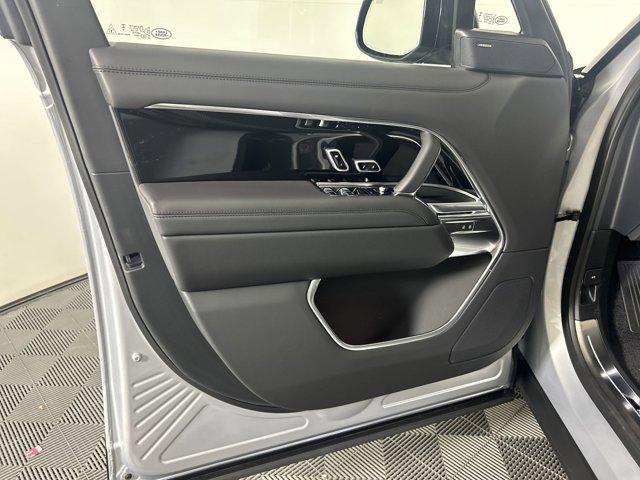 Photo of 2025 Hakuba Silver Land Rover Range Rover