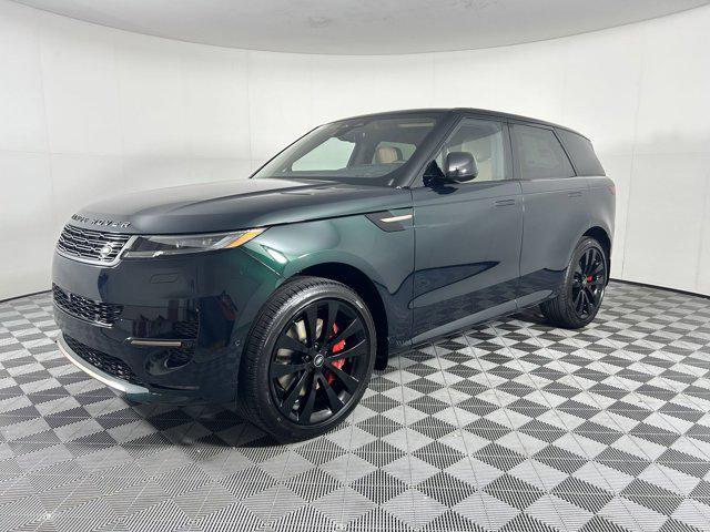 Photo of 2025 British Racing Green SV Bespoke Ultra Met Gloss Land Rover Range Rover Sport