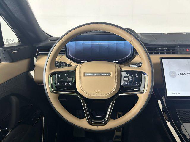 Photo of 2025 British Racing Green SV Bespoke Ultra Met Gloss Land Rover Range Rover Sport
