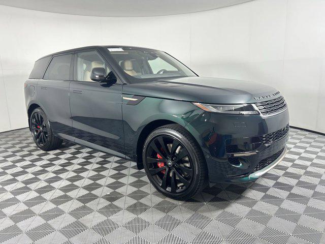 Photo of 2025 British Racing Green SV Bespoke Ultra Met Gloss Land Rover Range Rover Sport