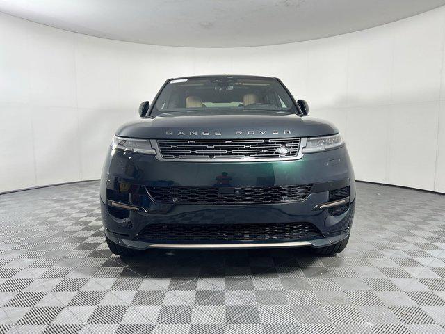 Photo of 2025 British Racing Green SV Bespoke Ultra Met Gloss Land Rover Range Rover Sport