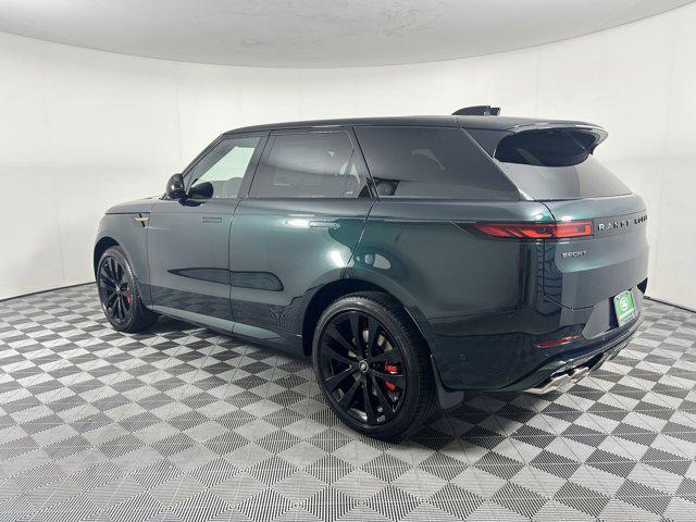 Photo of 2025 British Racing Green SV Bespoke Ultra Met Gloss Land Rover Range Rover Sport