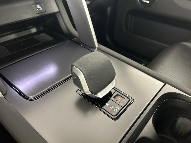 Photo of 2025 Santorini Black Land Rover Discovery Sport