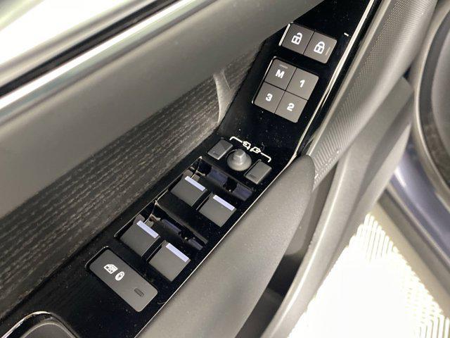 Photo of 2026 Varesine Blue Metallic Land Rover Range Rover Velar