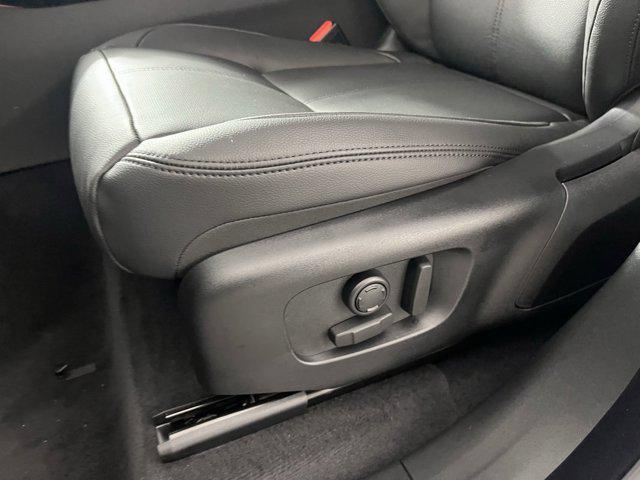 Photo of 2026 Fuji White Land Rover Range Rover Velar