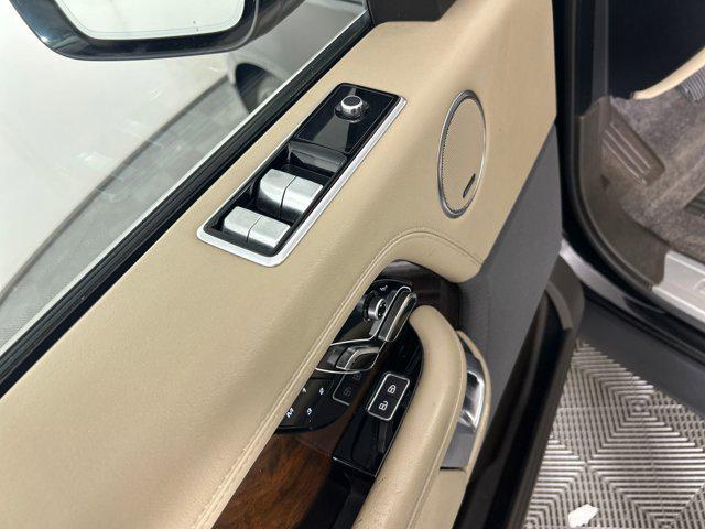 Photo of 2022 Black Land Rover Range Rover
