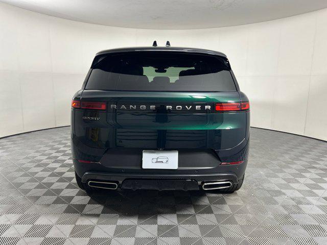 Photo of 2025 British Racing Green SV Bespoke Ultra Met Gloss Land Rover Range Rover Sport