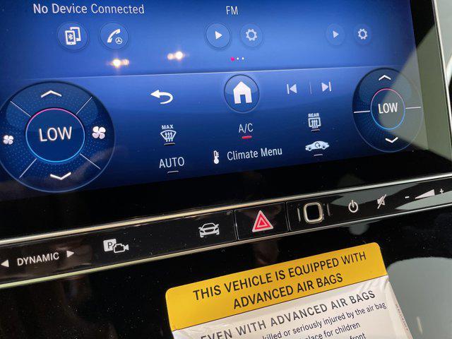 Photo of 2025 Polar White Mercedes-Benz GLC 300