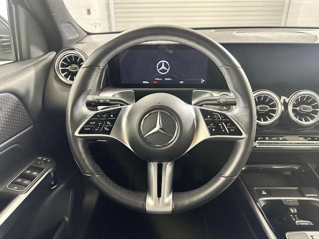 Photo of 2024 Night Black Mercedes-Benz GLB 250