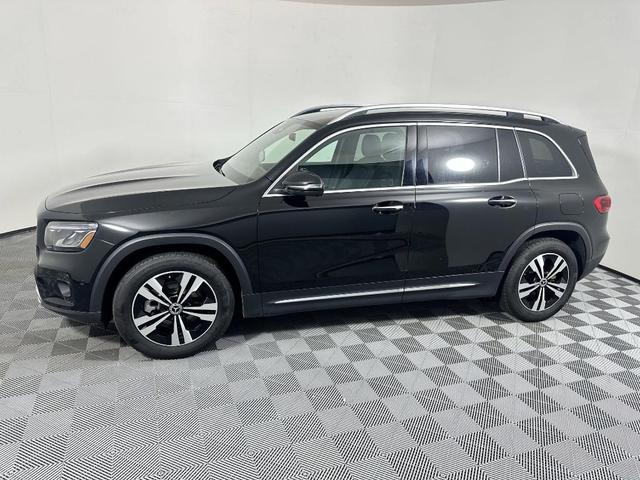 Photo of 2024 Night Black Mercedes-Benz GLB 250