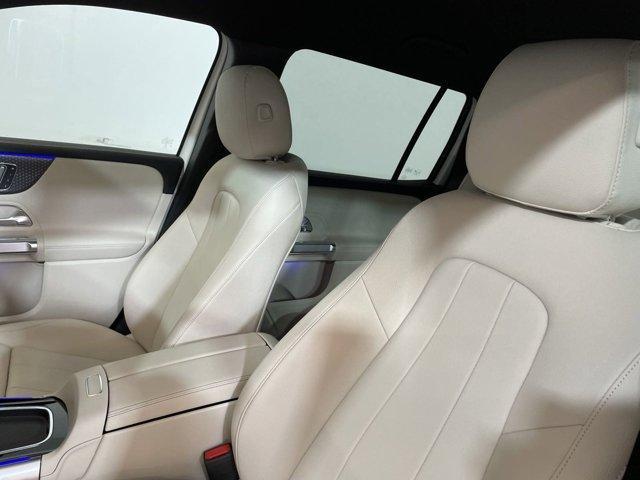 Photo of 2025 White Mercedes-Benz GLB 250