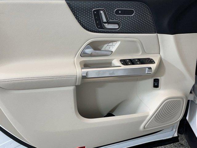 Photo of 2025 White Mercedes-Benz GLB 250