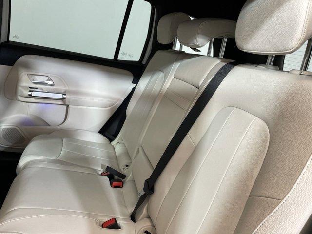 Photo of 2025 White Mercedes-Benz GLB 250