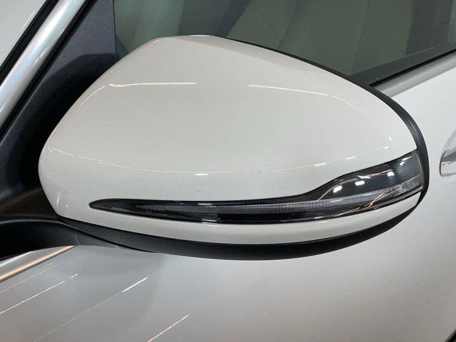 Photo of 2025 White Mercedes-Benz GLB 250