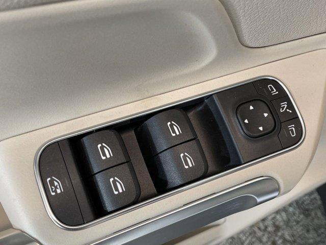 Photo of 2025 White Mercedes-Benz GLB 250