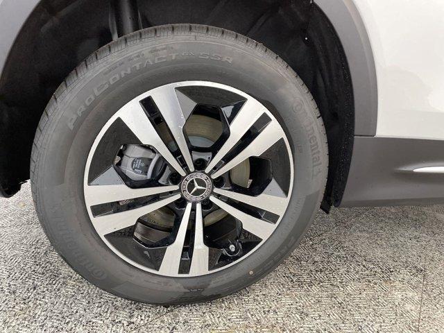 Photo of 2025 White Mercedes-Benz GLB 250