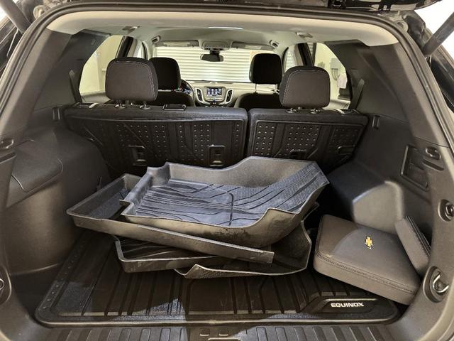 Photo of 2022 Mosaic Black Metallic Chevrolet Equinox