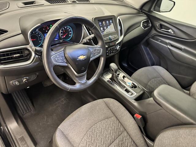 Photo of 2022 Mosaic Black Metallic Chevrolet Equinox