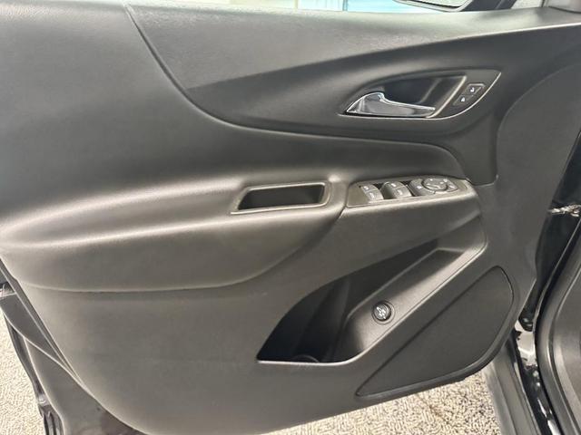 Photo of 2022 Mosaic Black Metallic Chevrolet Equinox