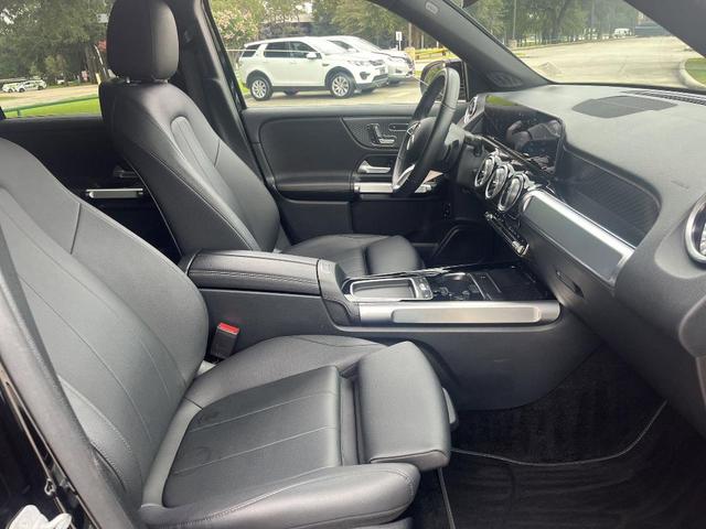 Photo of 2024 Night Black Mercedes-Benz GLB 250