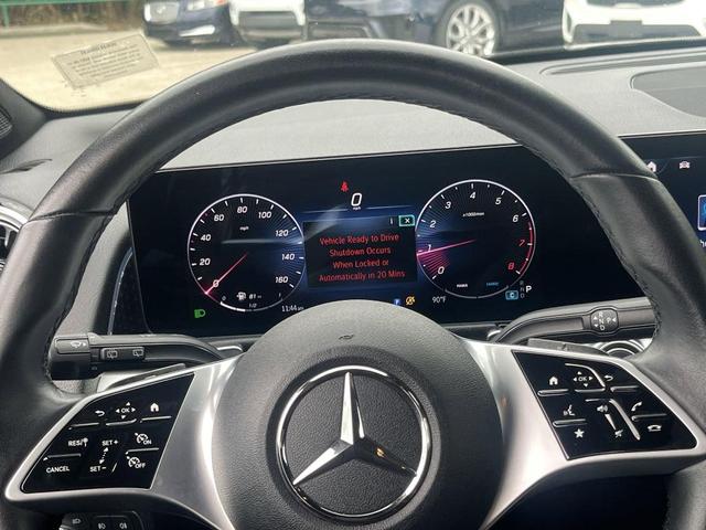 Photo of 2024 Night Black Mercedes-Benz GLB 250