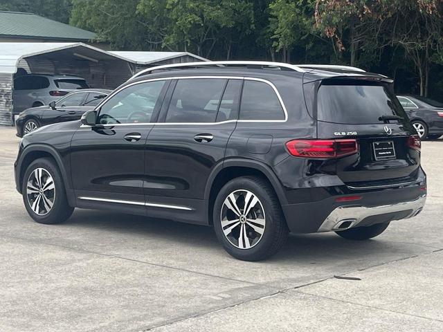 Photo of 2024 Night Black Mercedes-Benz GLB 250