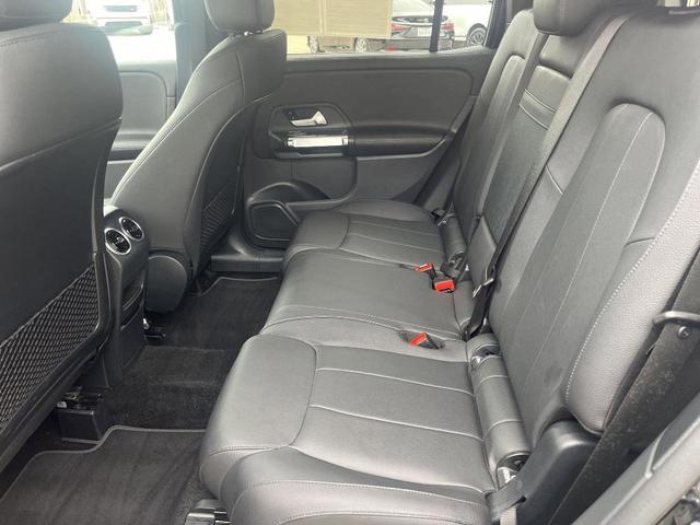 Photo of 2024 Night Black Mercedes-Benz GLB 250