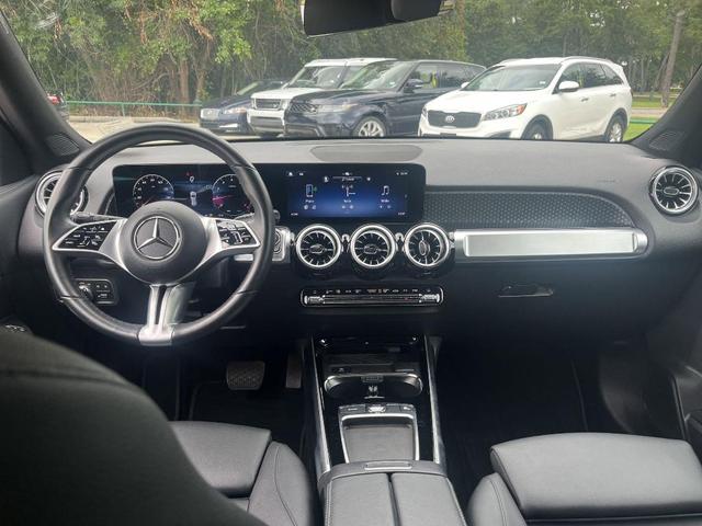 Photo of 2024 Night Black Mercedes-Benz GLB 250