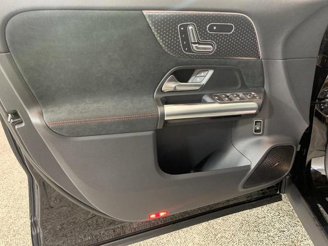 Photo of 2025 Night Black Mercedes-Benz GLA 250
