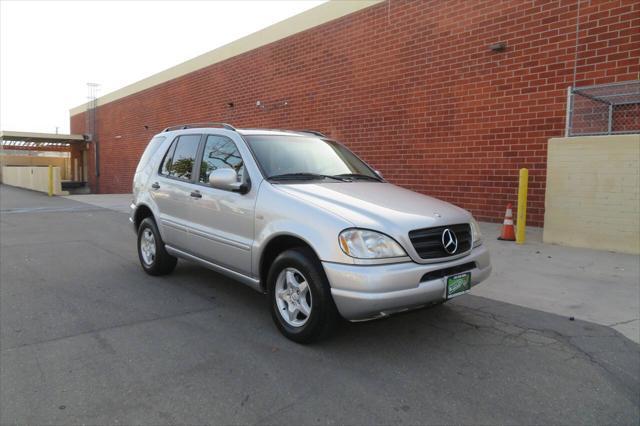 2000 Mercedes-Benz M-Class