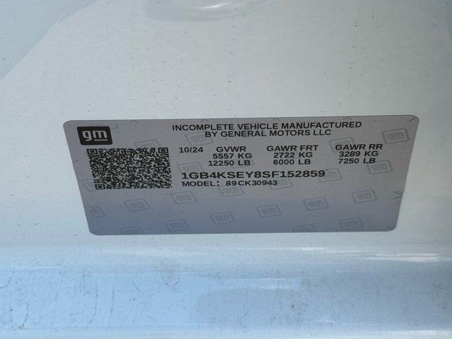 Photo of 2025 Summit White Chevrolet Silverado 3500