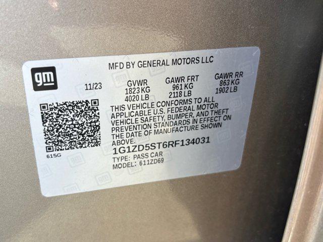 Photo of 2024 Mineral Gray Metallic Chevrolet Malibu