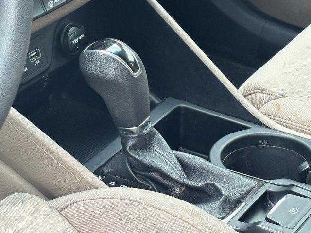 Photo of 2021 Winter White Hyundai TUCSON