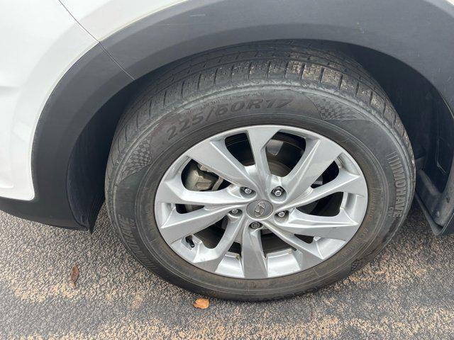 Photo of 2021 Winter White Hyundai TUCSON