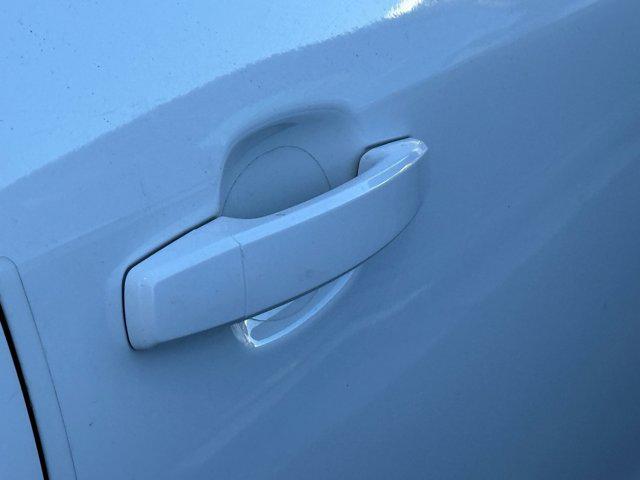 Photo of 2016 Summit White Chevrolet Trax