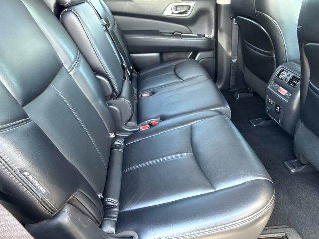 Photo of 2020 Midnight Pine Metallic Nissan Pathfinder
