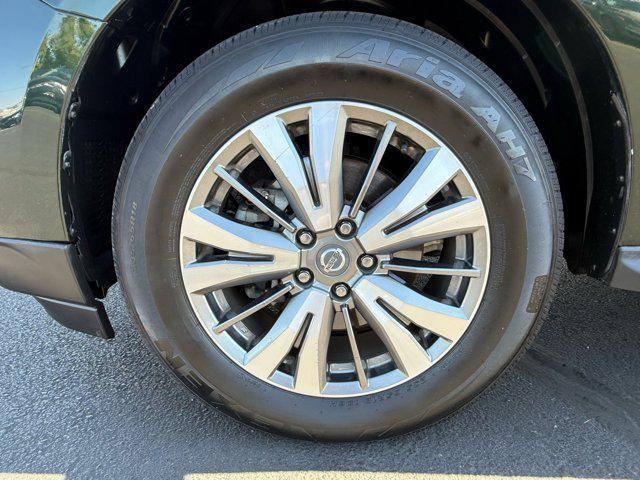 Photo of 2020 Midnight Pine Metallic Nissan Pathfinder