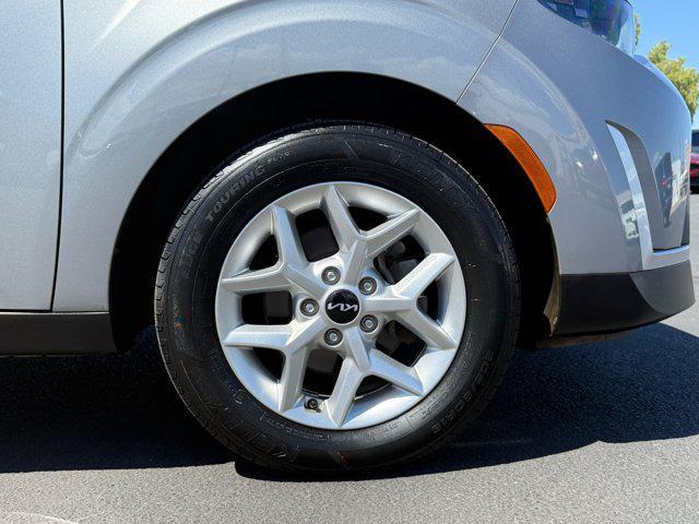 Photo of 2023 Steel Gray Kia Soul